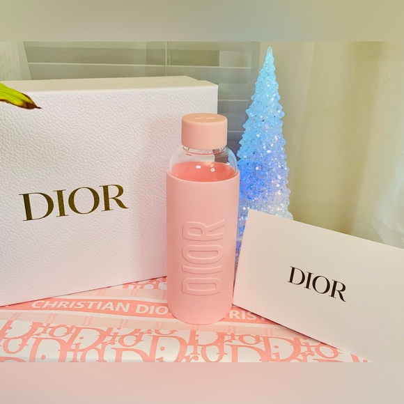 Dior Glass Water Bottle with Pink Silicone Cover Traveling - Picture 12 of 13